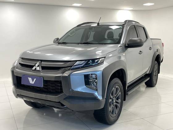 MITSUBISHI L200 TRITON 2.4 16V TURBO DIESEL SPORT OUTDOOR PLUS CD 4P 4X4 AUTOMÁTICO